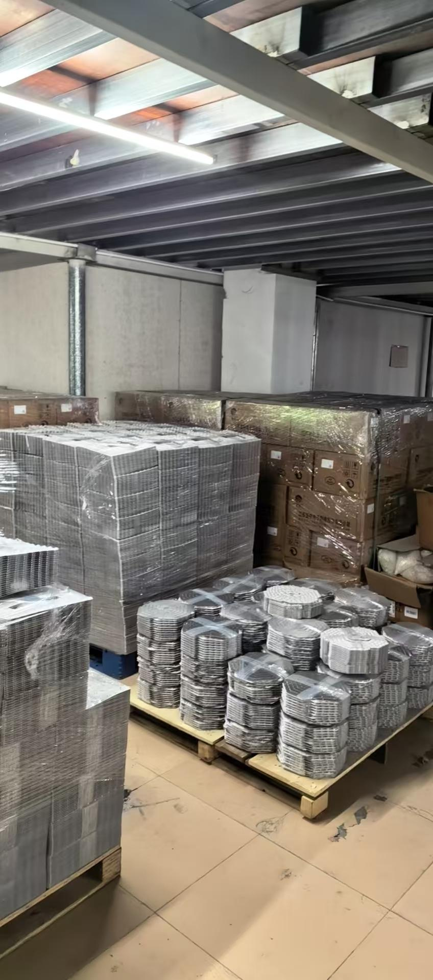 Khu vực sản xuất và lưu trữ linh kiện
